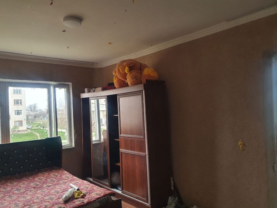 Ахангаран Эйвалекда срочно 1 хонали уй сотилади