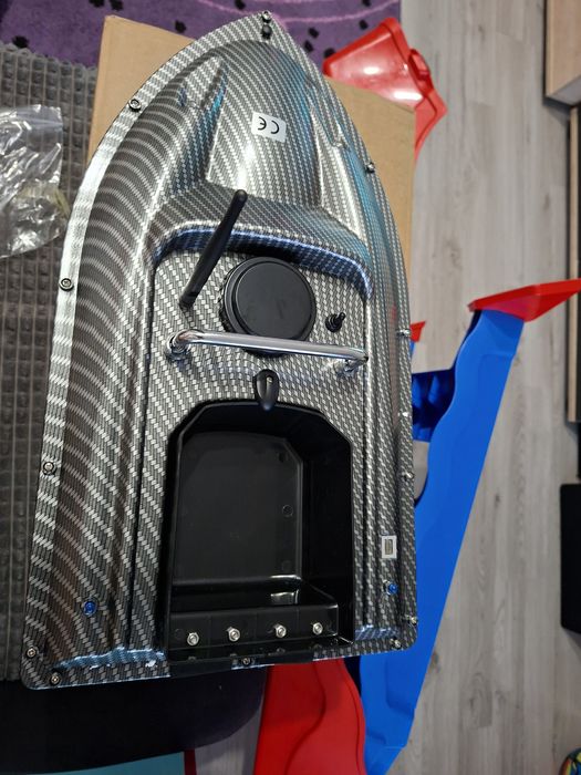 Лодка за захранка