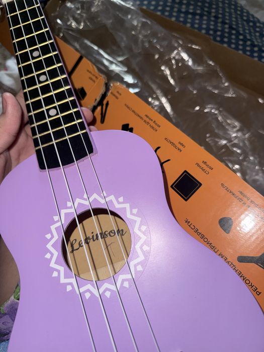 Уклеле Фиолетовый цвет