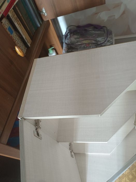 Продам 2 шкафа  куххонных