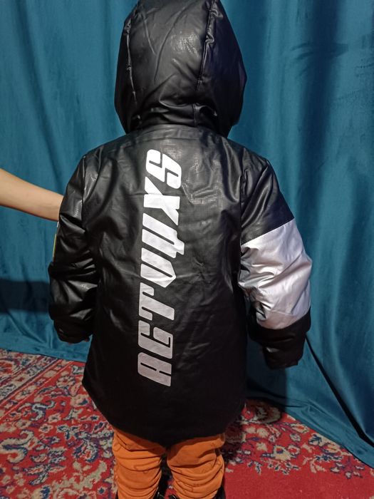 Продам новая детская курточка