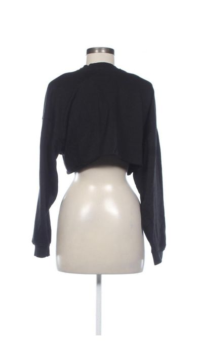 Дамска  кропната блуза Bershka S