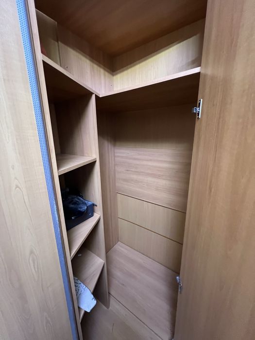 Продам шкаф угловой