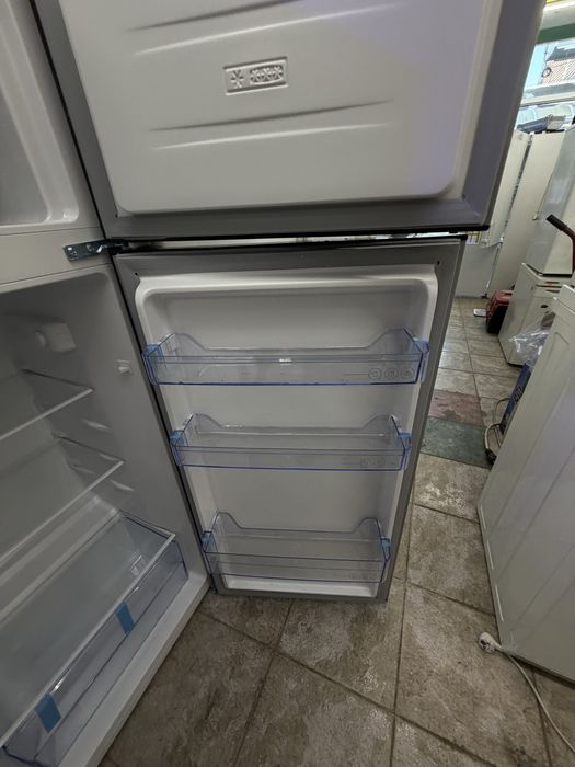 Хладилник с фризер BEKO  инокс 1година гаранция