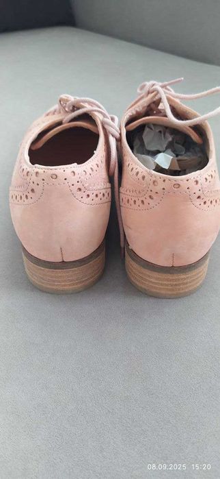 Продаю новые женские замшевые туфли разм39,5. Произведены в Португалии