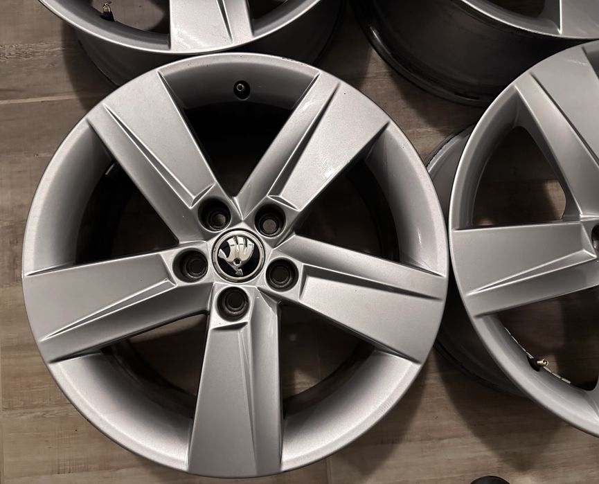 Оригинални джанти 16 цола Шкода Фабия 3 Skoda Fabia MK3