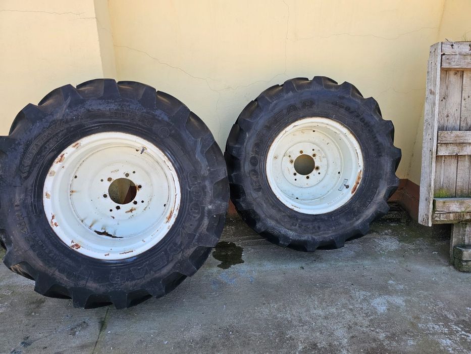Roți combina New Holland - combina Case 460- 70-R24 și  16,5-85-R38