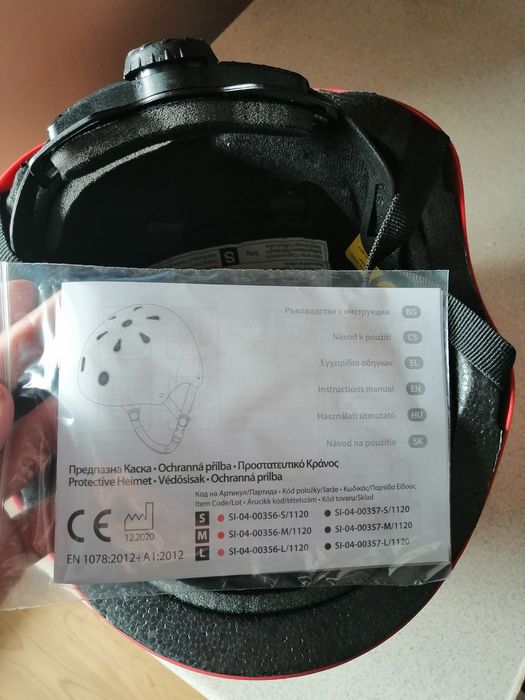 Червена каска FERRARI