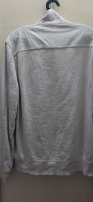 продам ветровку , материал полностью хлопок