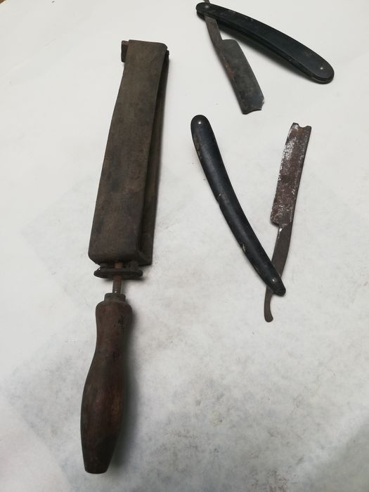 Ретро 2бр.Бръсначи с точило