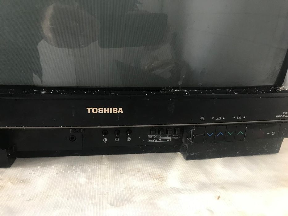 Продам два телевизора черный и серый