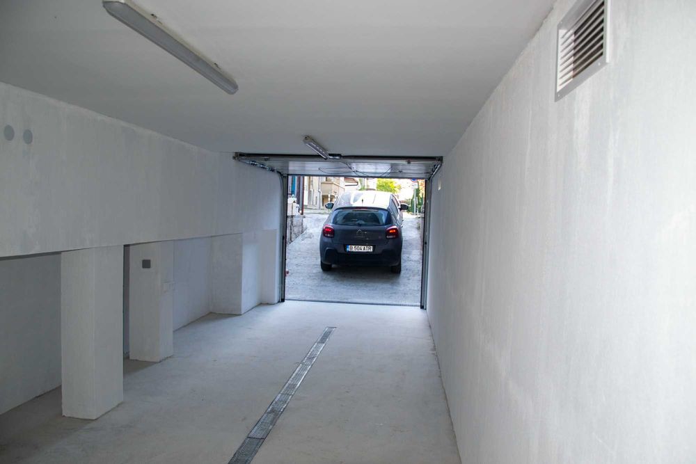 Дава се под наем Гараж / Паркомясто в София, Лозенец - 40 кв.м за 293.25 € - Снимка #7