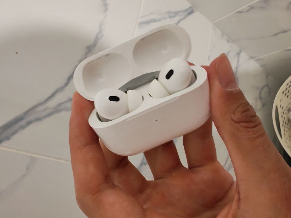 AirPods наушники