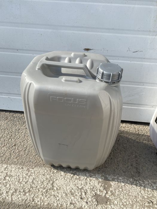 Конистры 20л.      .