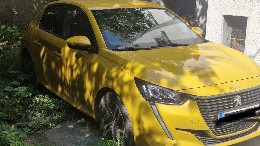 Peugeot 208, 1,2 L, benzină