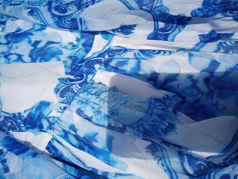 Платье продам лазер шифон очен красивая.