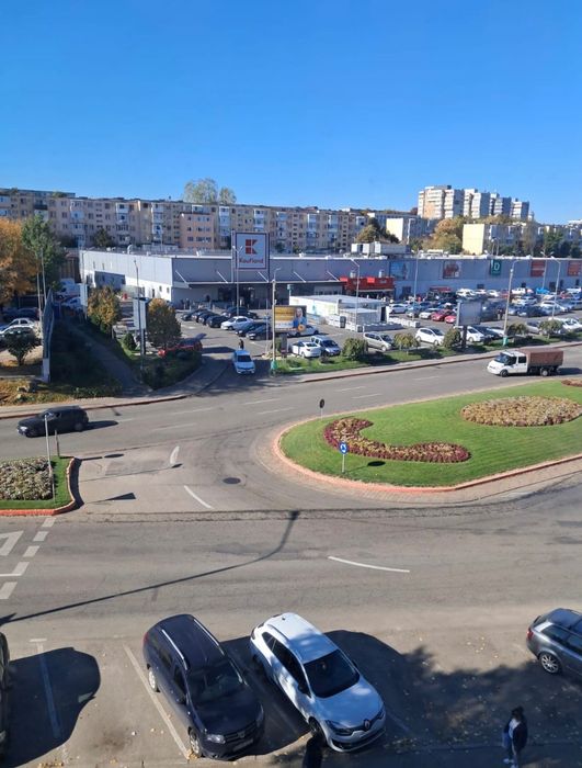 Inchiriez apartament 3 camere
