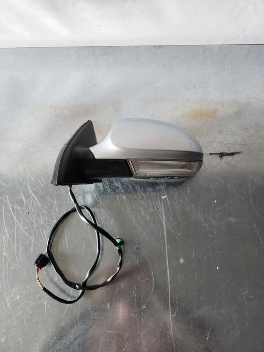 Oglinda Stanga Vw Passat B6 Electrica Cu 5 Fire La Mufa