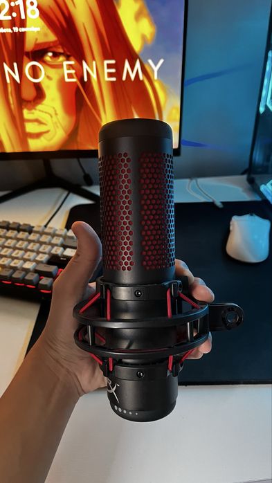 HyperX Quadcast микрофон