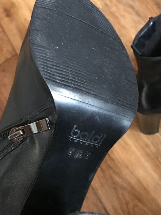 Стильные ботинки женские 37 размер