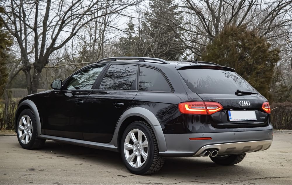 Audi A4 Allroad Quattro, 2.0 TDI 190 CP, Faruri LED + Bi-Xenon