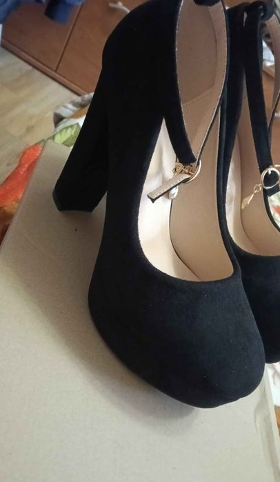 Pantofi eleganți cu platforma