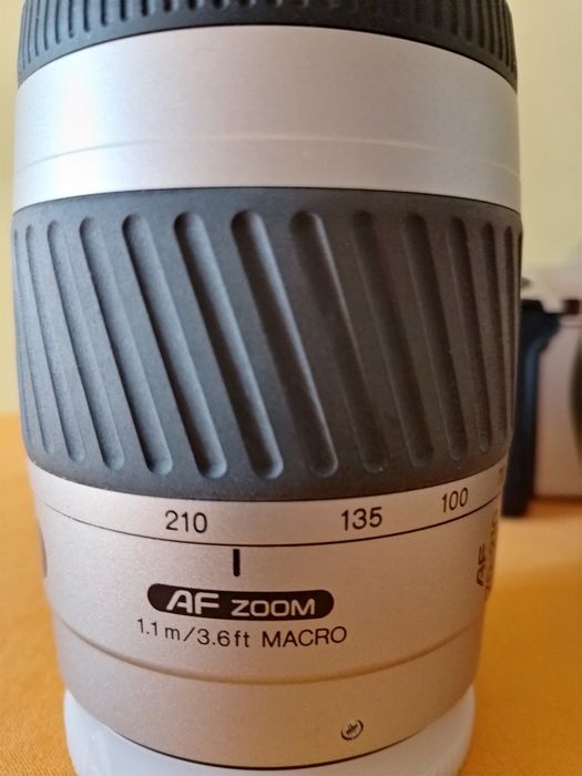 Продавам фотоапарат(лентов)