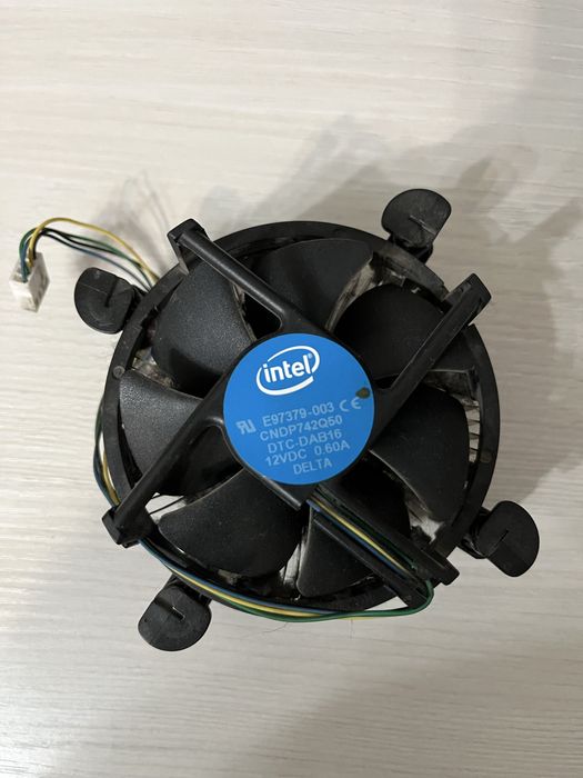 горизонтальный Кулер intel б/у продам