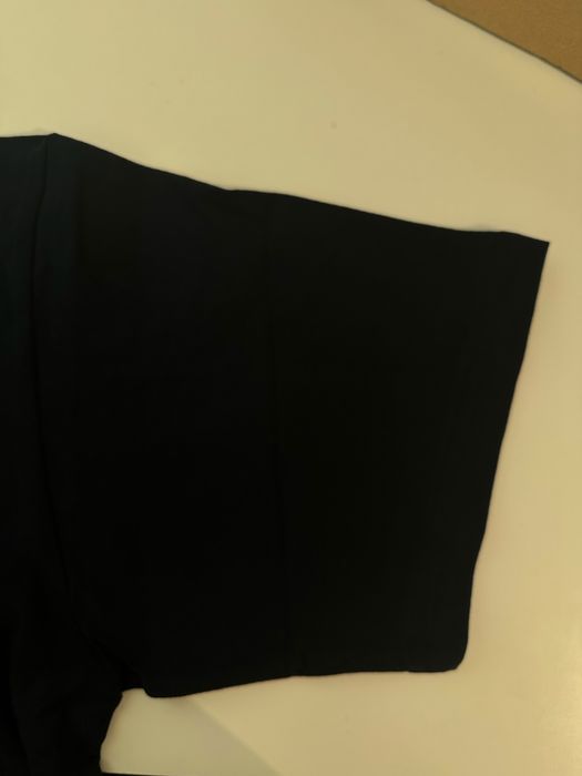 Tricou bleumarin cu imprimeu mare ursuleț pe spate (stil Dior) – Mărimea M