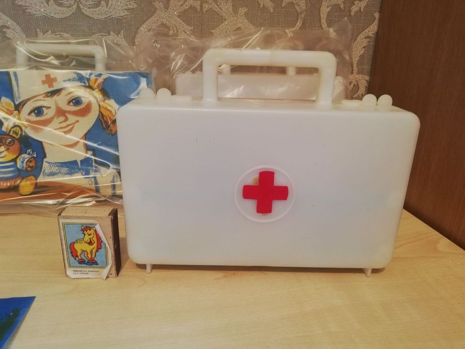 Аптечки, новые СССР.