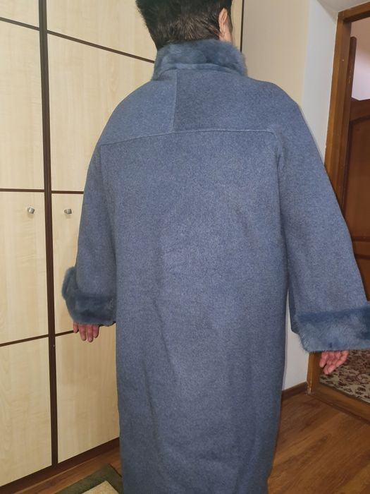 Продам пальто женское 64 размера