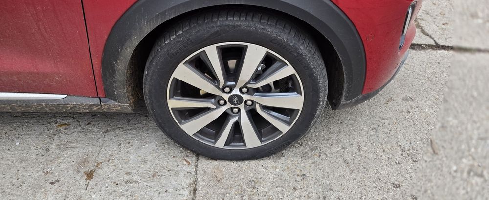 Vand Pirelli 215/50/r18 96 v