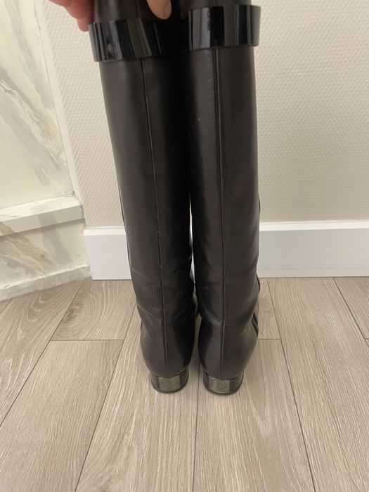 Продам женские сапоги