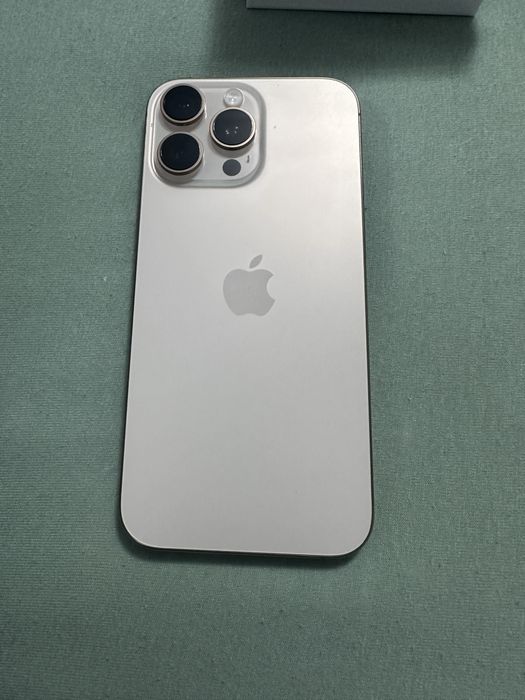 Genti, portofele, ghiozdane Michael Kors si Tommy Hilfiger