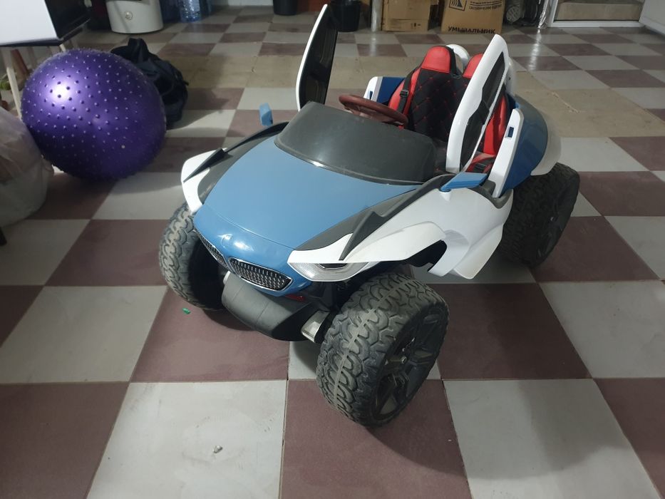 двухместная детская машина