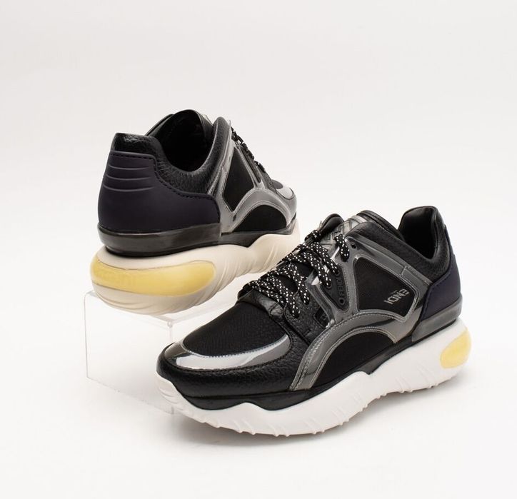 Продам кросовки фенди оригинал