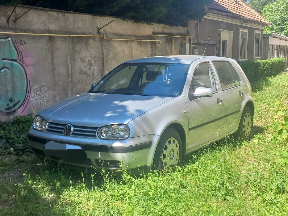 Vând Volkswagen Golf 4
