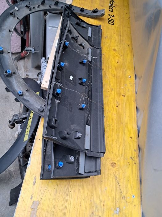 Лайсна калник врата пежо 3008 Peugeot 3008