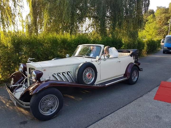 inchiriez de inchiriat inchiriem limuzine  masini epoca pentru nunti