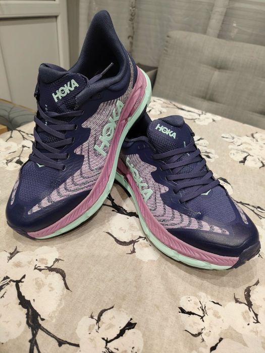 H O K A     Mafate speed 4