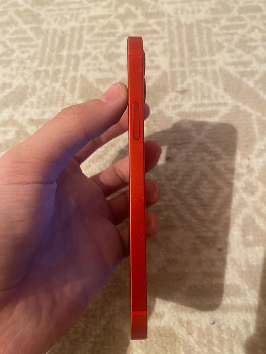 Iphone 12.