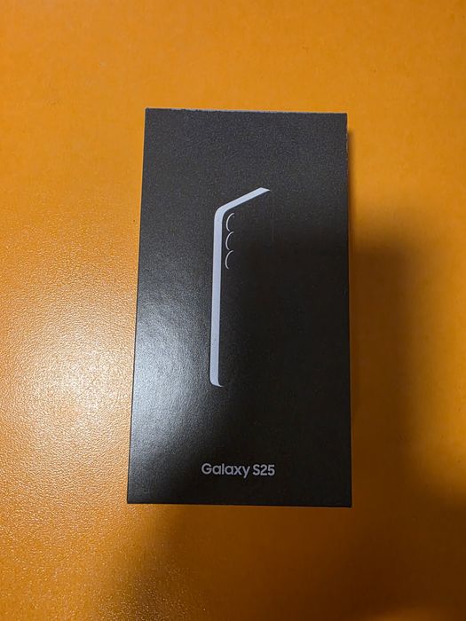 Samsung S25 256gb 12gb ram  Navi resigilat garantie factura bonus