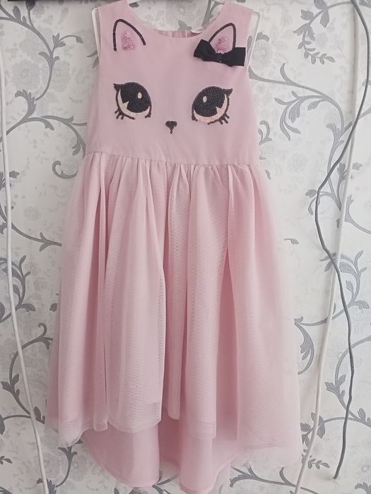 Платье детское розовое, белое.