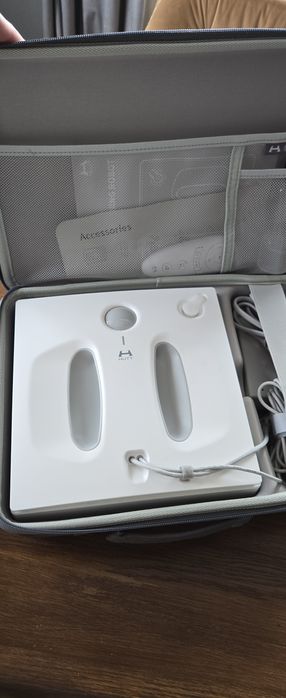 Робот за прозорци HUTT W66