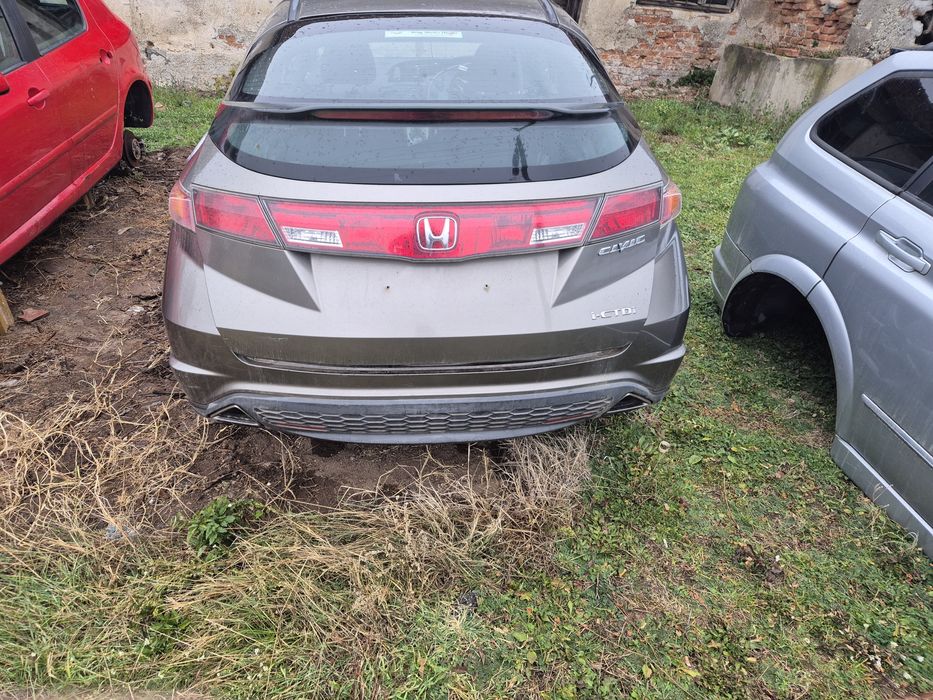 Продавам на части Honda civic