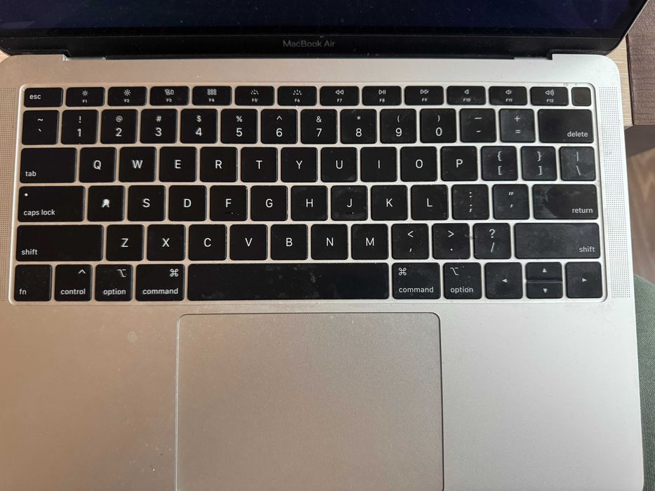 Macbook Air 2018 13-inch / Макбуук Еър 2018 + подарък