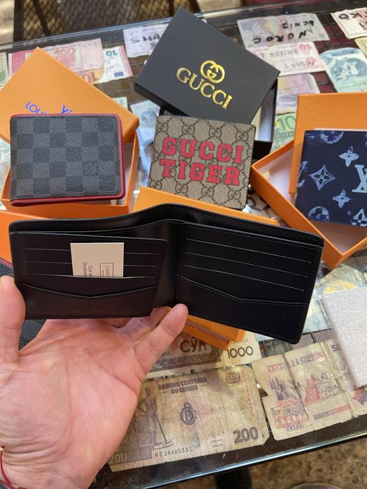 Портмоне Gucci .Louis vuitton