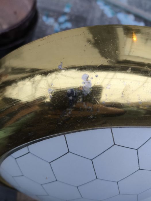 Новый  светильник золотого цвета