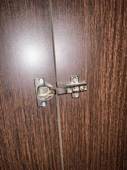 Продам Распашной шкаф