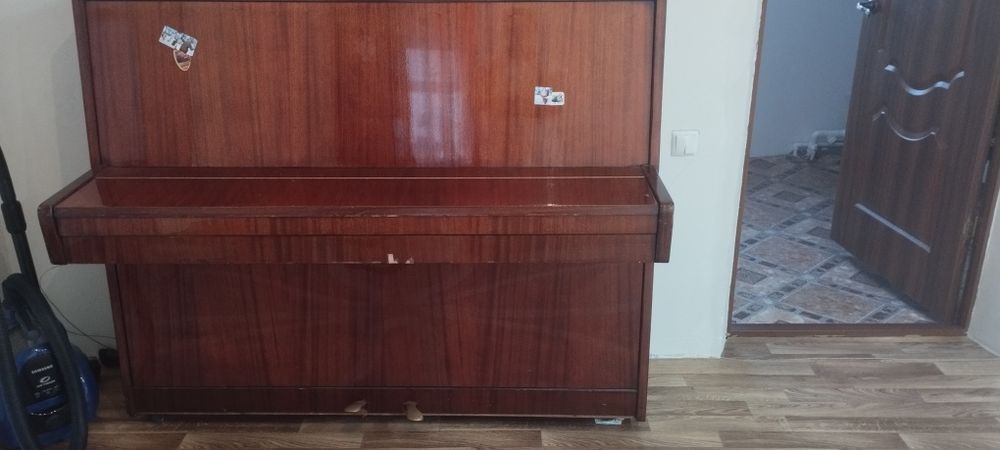 Продам пианино..
